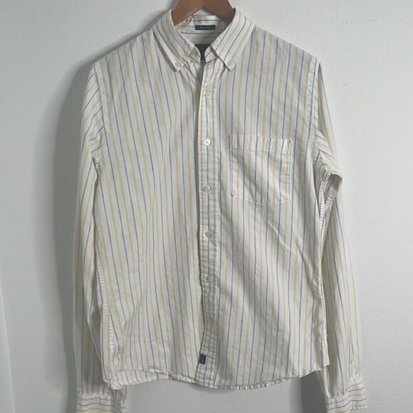 Abercrombie & Fitch cotton long sleeve button down muscle shirt.  Size Medium. - Picture 1 of 5